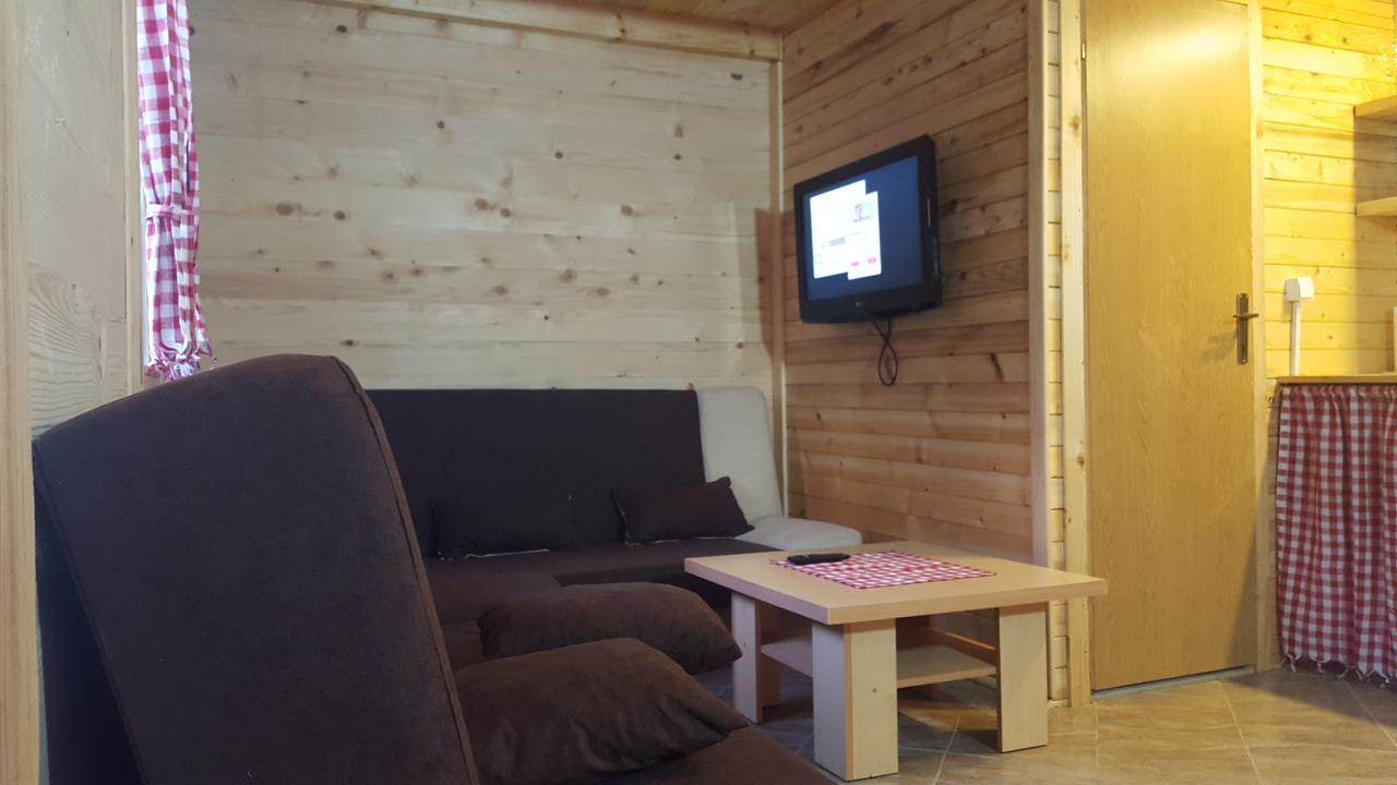 Vacation Home Sajra Kulen Vakuf Ngoại thất bức ảnh
